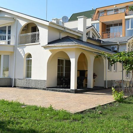 Hotel Eva Ravda Eksteriør bilde