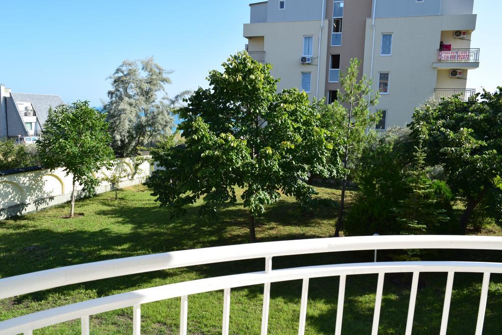 Hotel Eva Ravda Eksteriør bilde