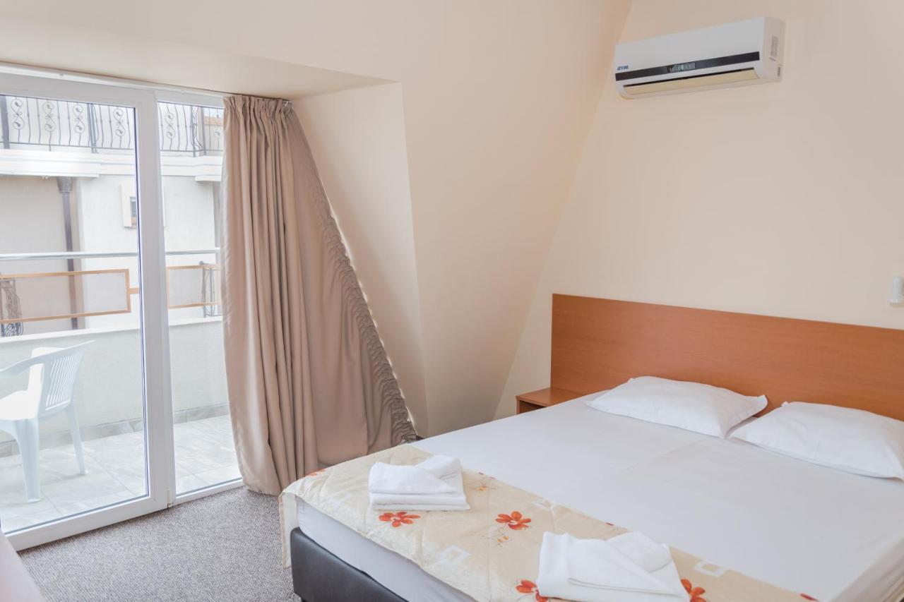 Hotel Eva Ravda Eksteriør bilde
