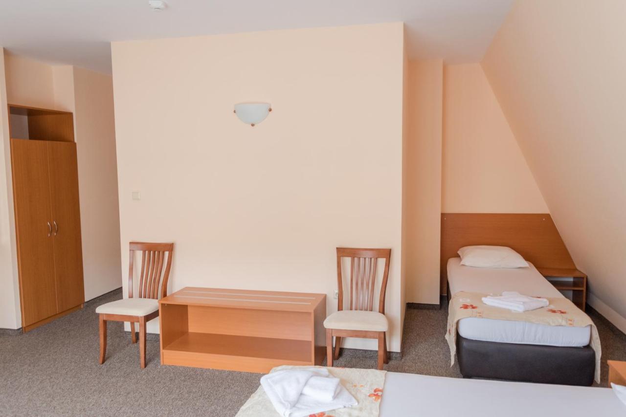 Hotel Eva Ravda Eksteriør bilde