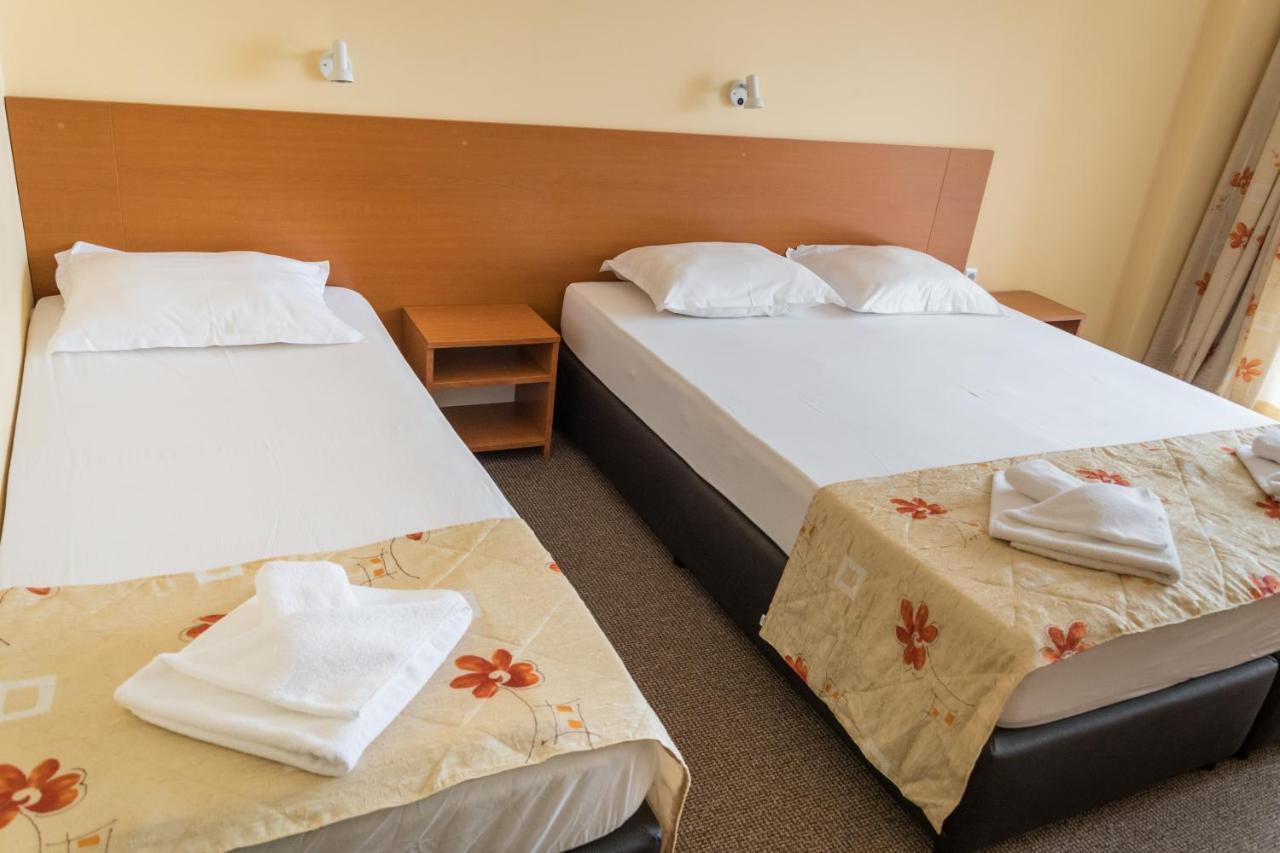Hotel Eva Ravda Eksteriør bilde