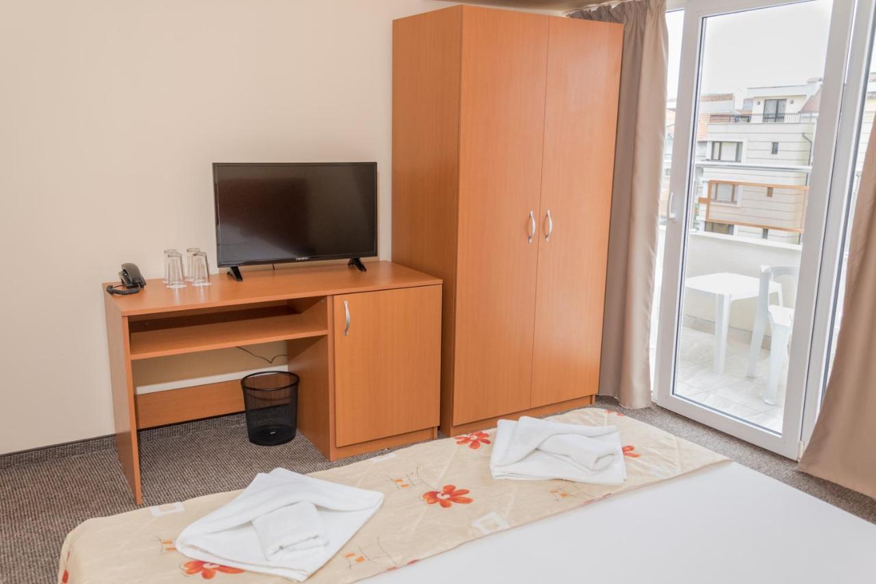 Hotel Eva Ravda Eksteriør bilde