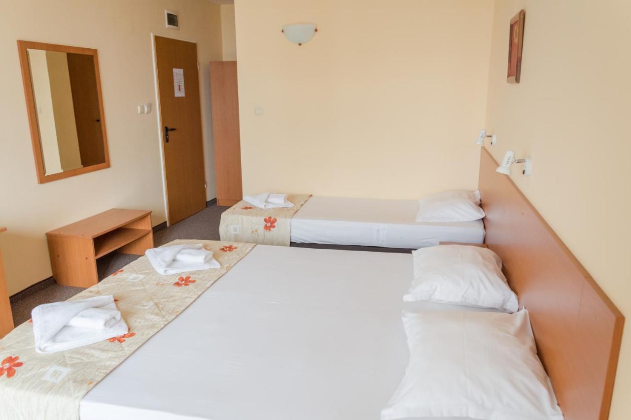 Hotel Eva Ravda Eksteriør bilde